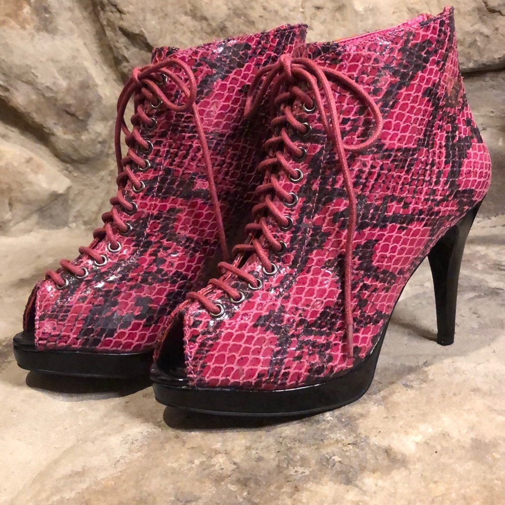 Taryn Rose Animal Print Shoe/Heel